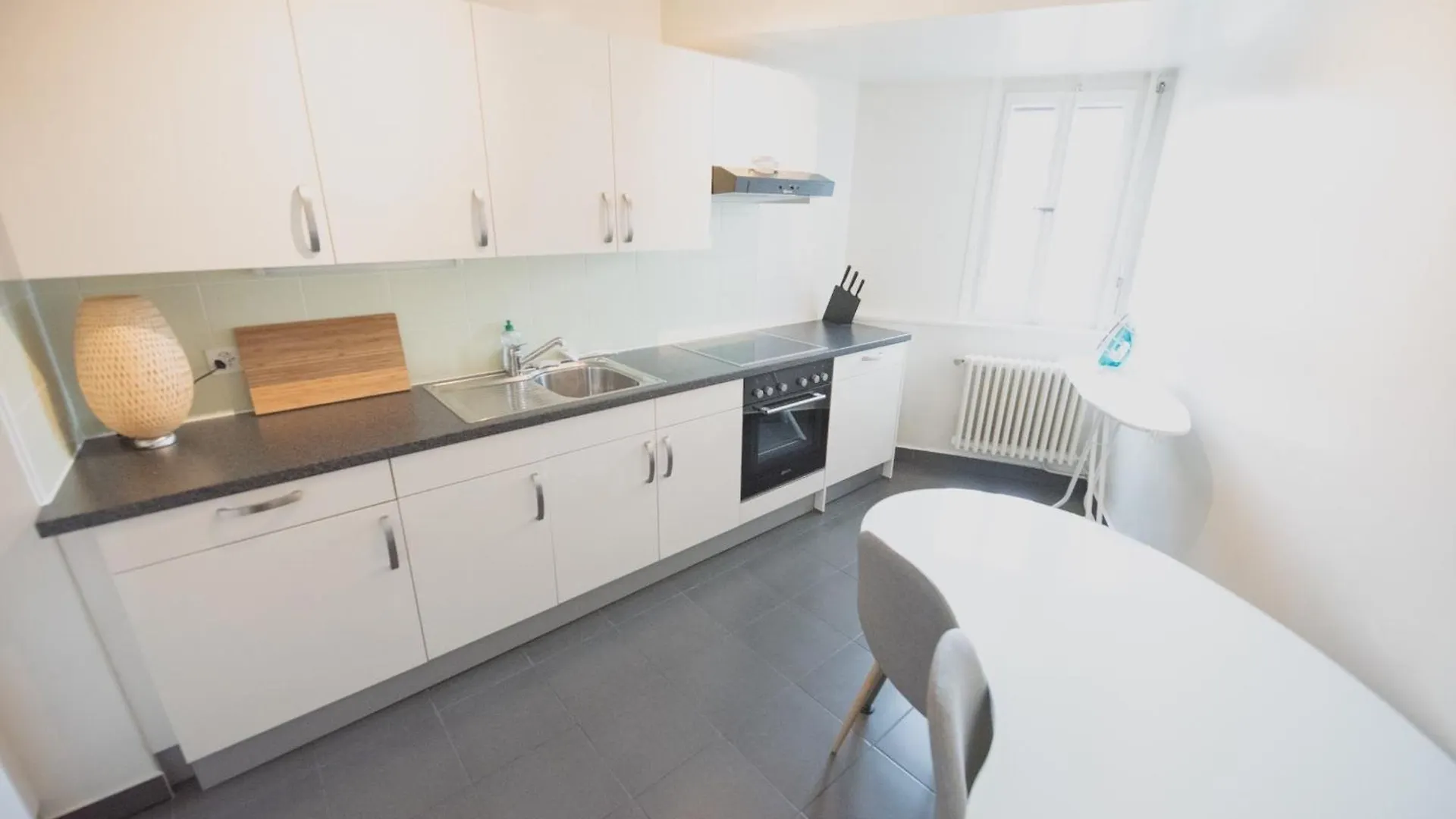 Apartment Geneva City Center contacts